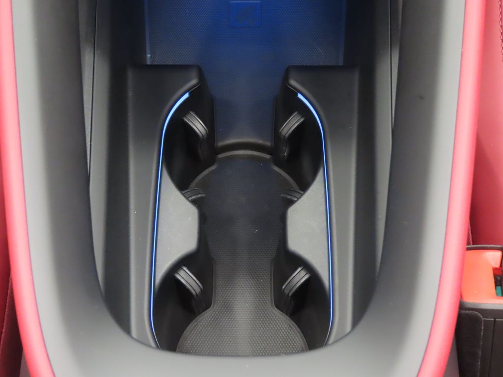 Thumbnail: 2025 Porsche Macan - 31