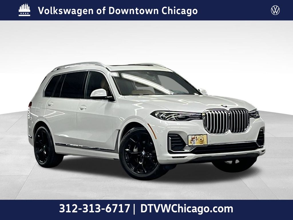 2021 BMW X7 xDrive40i's photo
