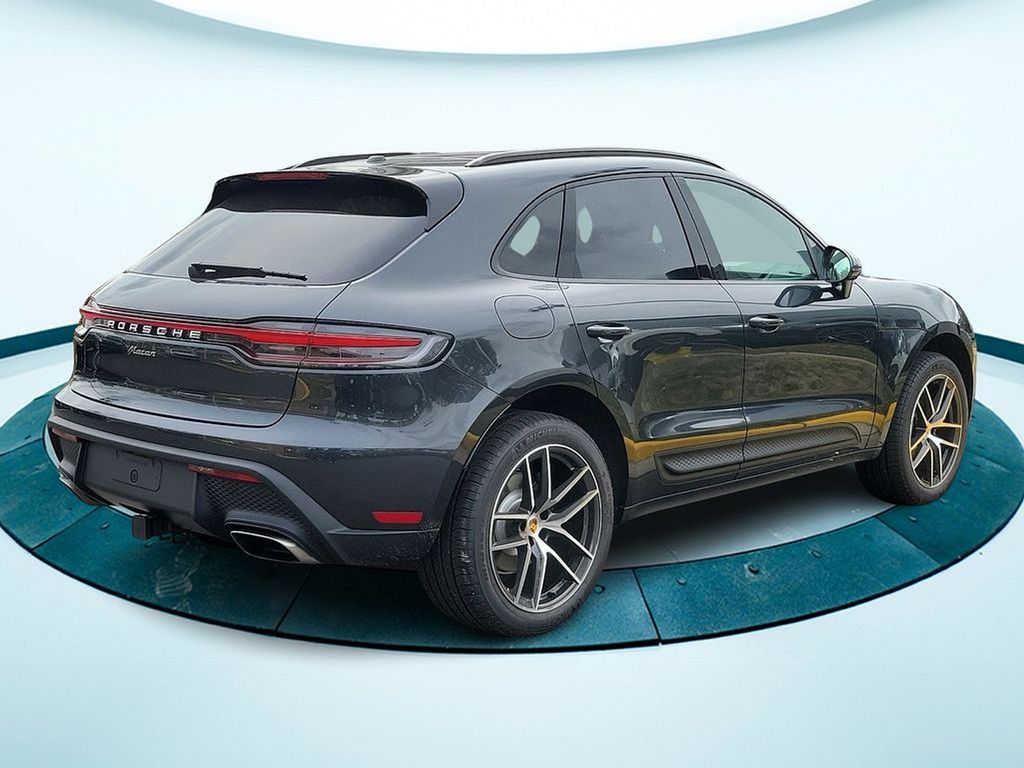 2024 Porsche Macan  4