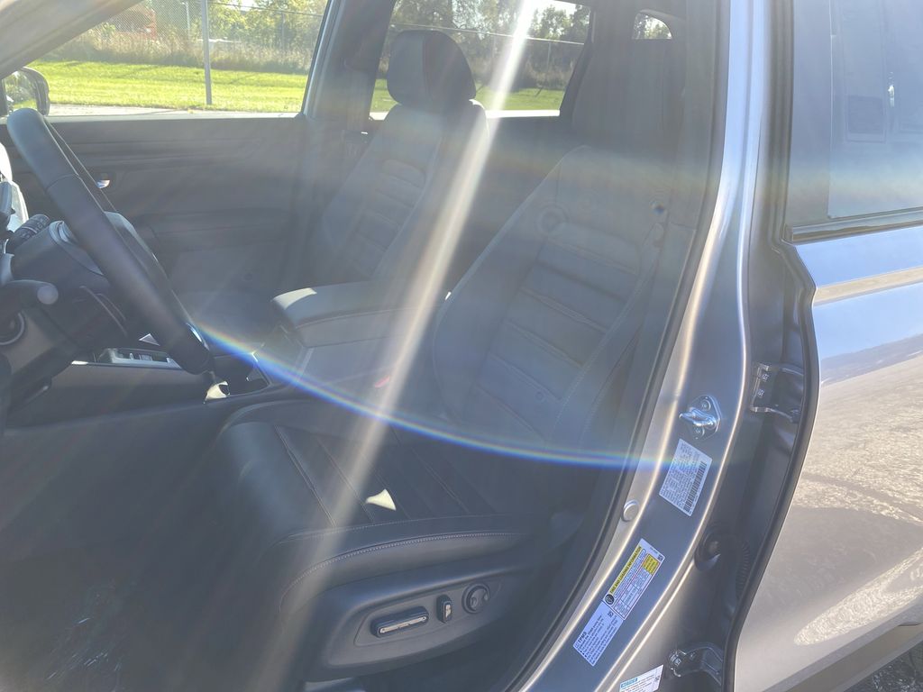 2026 Honda CR-V Hybrid Sport-L photo 4