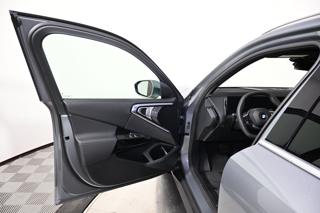 Thumbnail: 2026 BMW X3 - 21