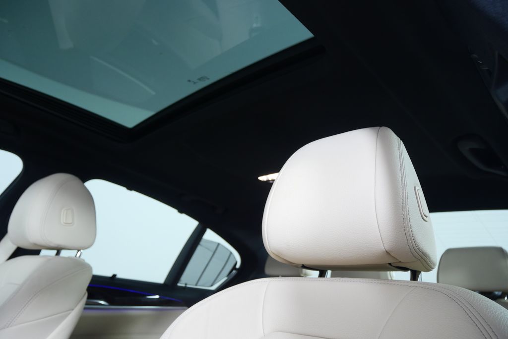 Thumbnail: 2019 BMW 5 Series - 12