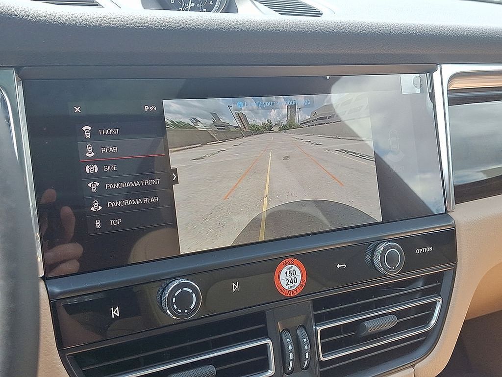 Thumbnail: 2025 Porsche Macan - 21