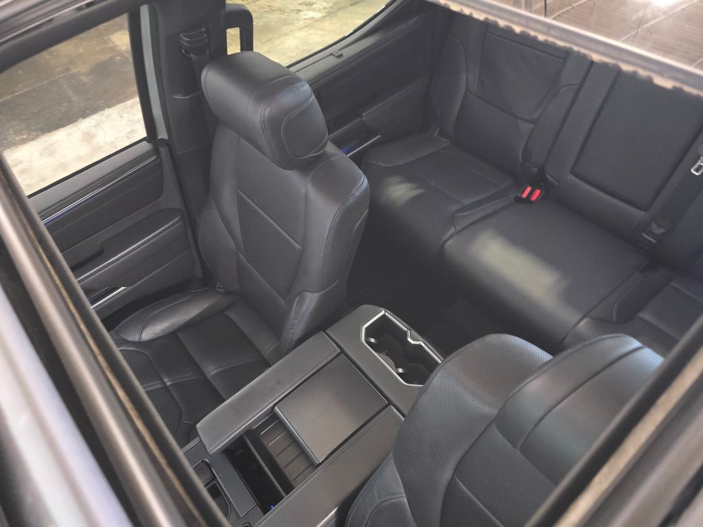 Used 2024  Toyota Platinum image 22