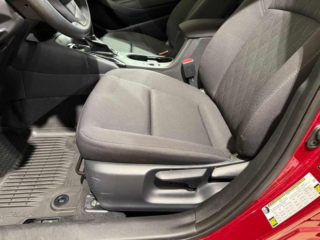 Thumbnail: 2025 Toyota Corolla - 13