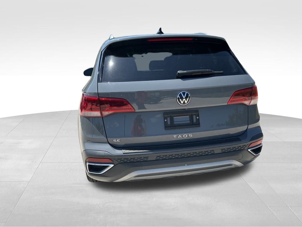 2022 Gray Volkswagen Taos 1.5T SE FWD SUV