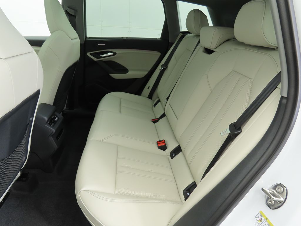 2025 Audi Q6 e-tron Premium 21