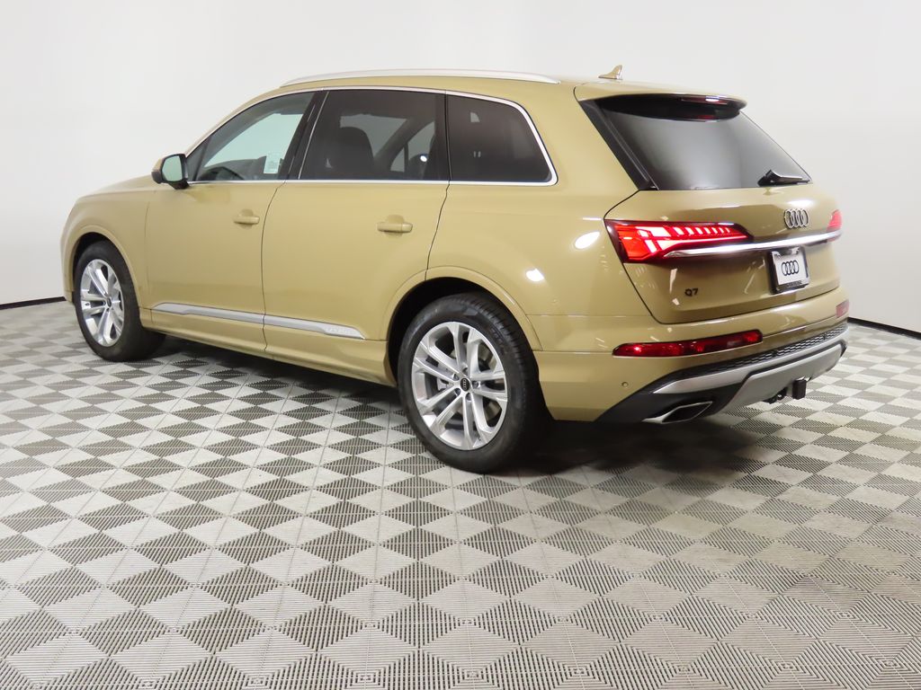 2025 Audi Q7  3