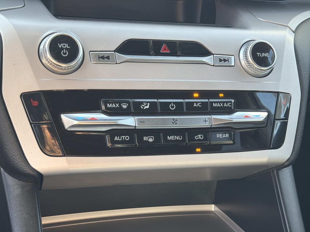 Used 2023 Ford Explorer XLT 4D Sport Utility