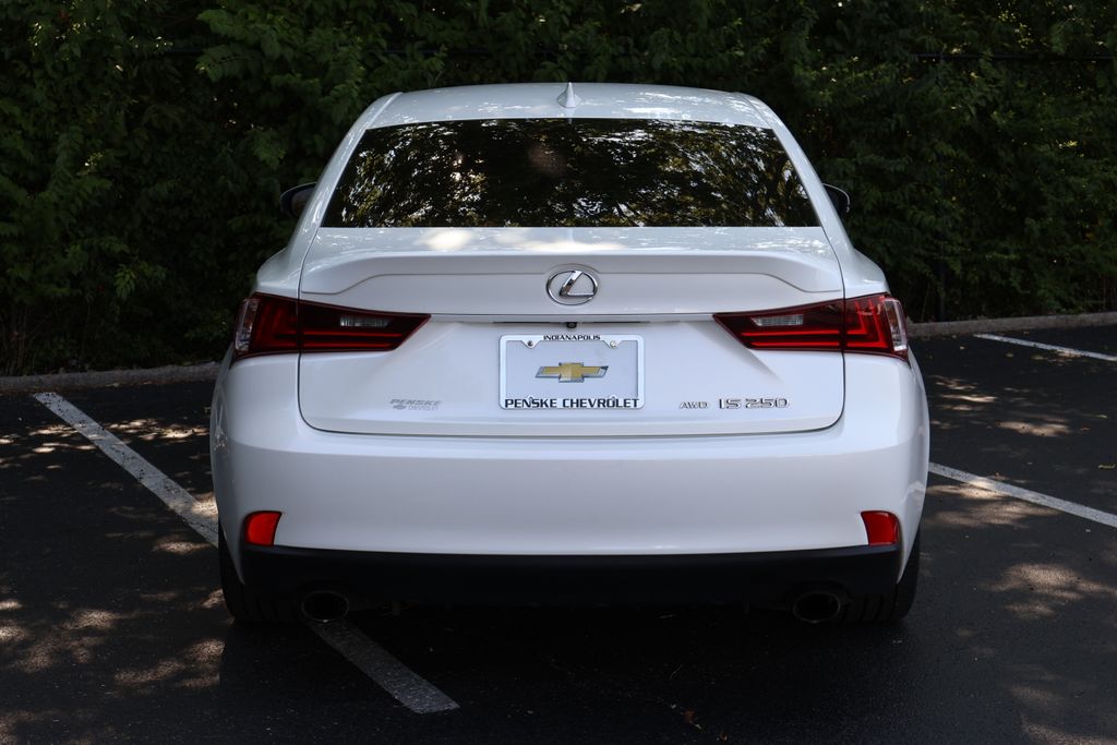 Thumbnail: 2015 Lexus IS - 7