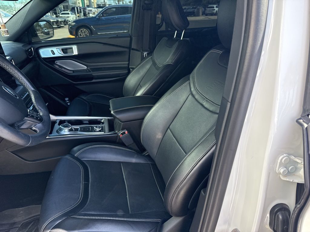 2020 Ford Explorer ST 4
