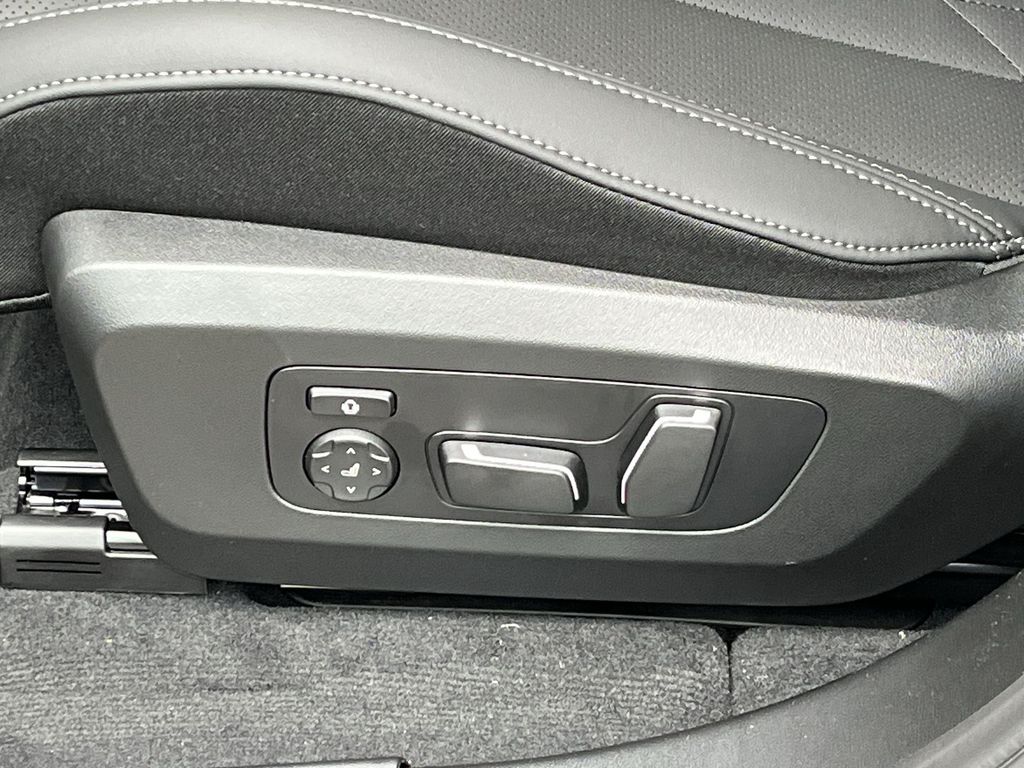 Thumbnail: 2025 BMW X3 - 12