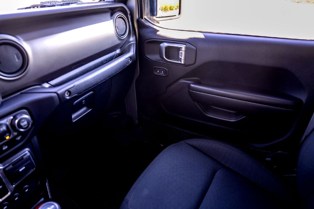 Used Car 2020 Jeep Gladiator  Sport For Sale Under $30,000 In Taylor, Texas