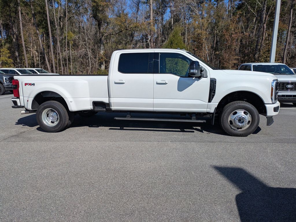 2026 Ford F-350 Super Duty Platinum