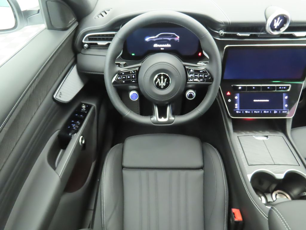 Thumbnail: 2025 Maserati Grecale - 10