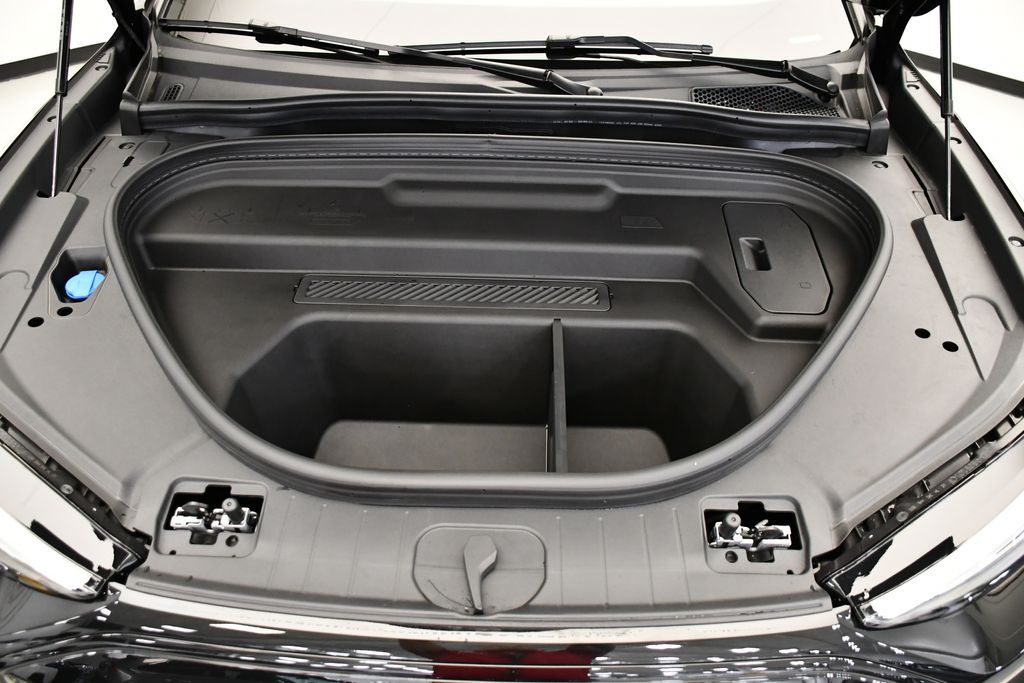 Thumbnail: 2025 Audi Q6 e-tron - 11