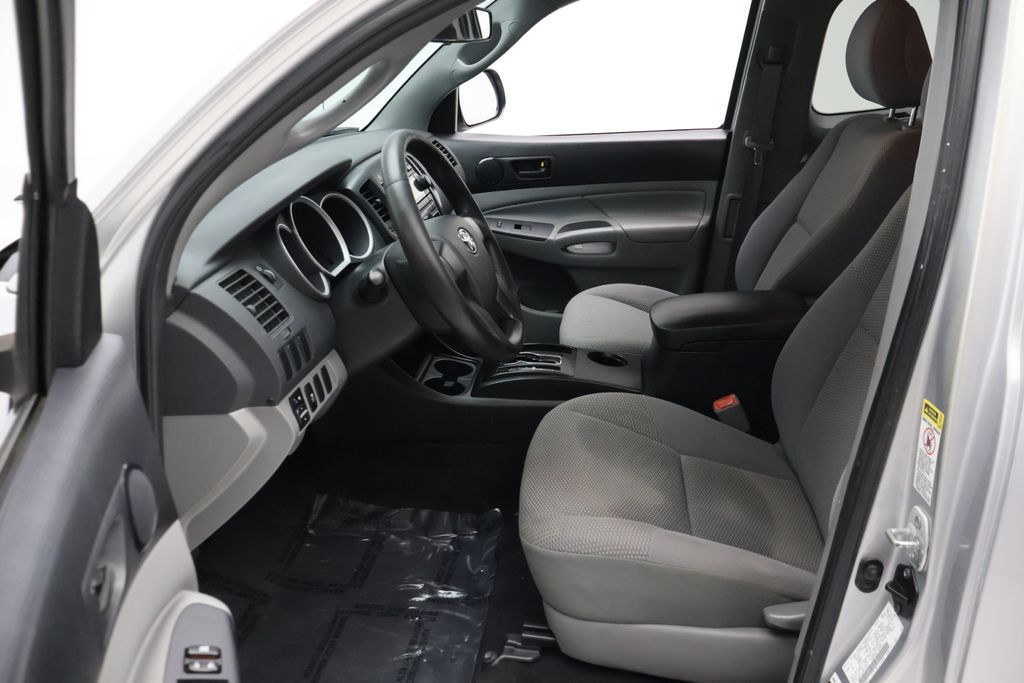 Thumbnail: 2012 Toyota Tacoma - 14