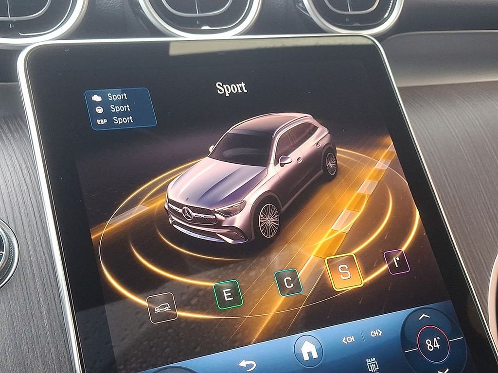 Thumbnail: 2025 Mercedes-Benz GLC - 18