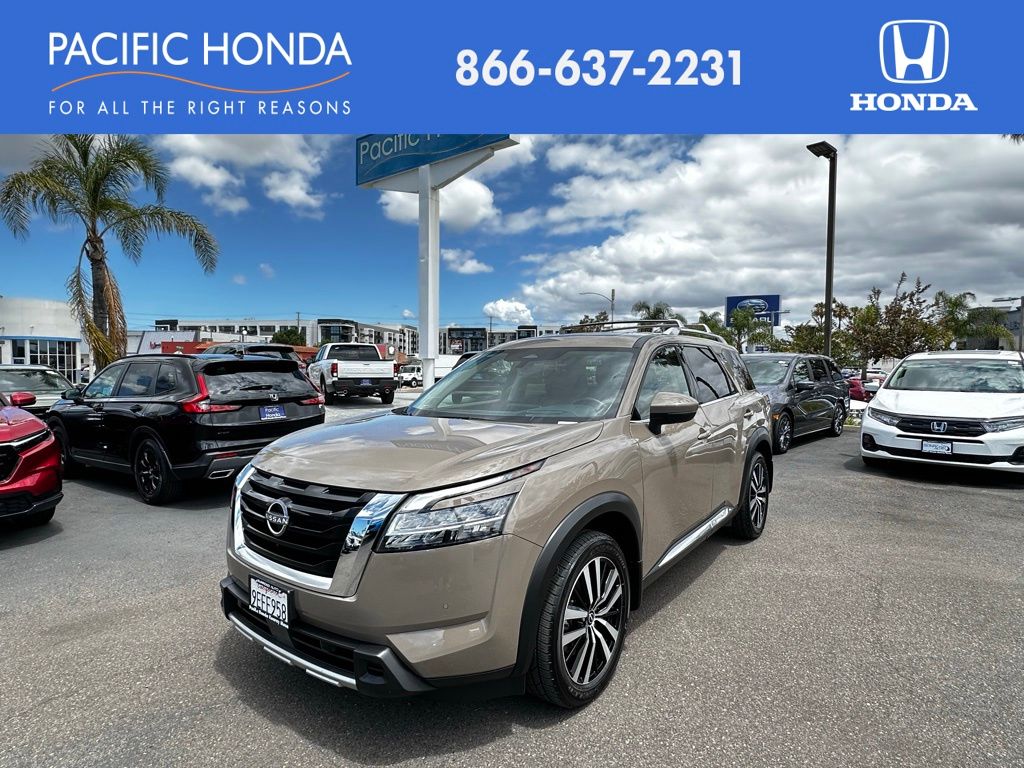 2023 Nissan Pathfinder Platinum FWD