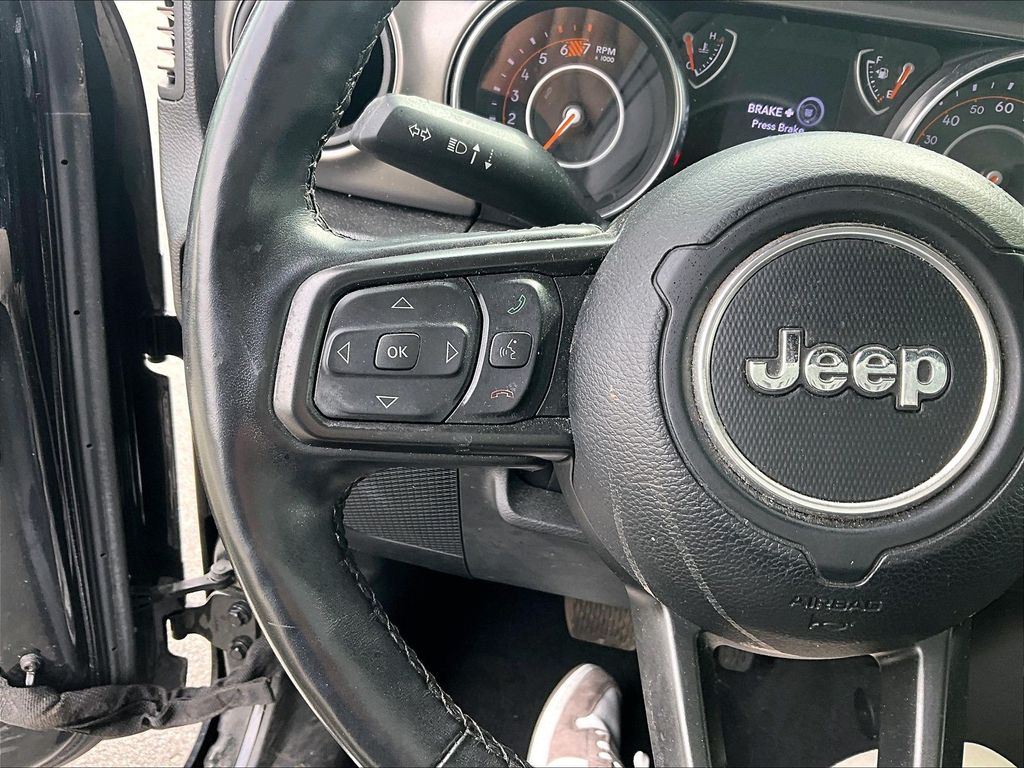 2022 Jeep Wrangler — photo 22
