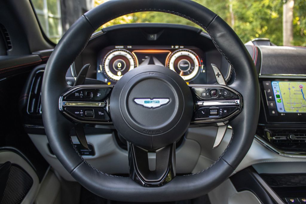 2025 Aston Martin DBX 707 - Photo 12