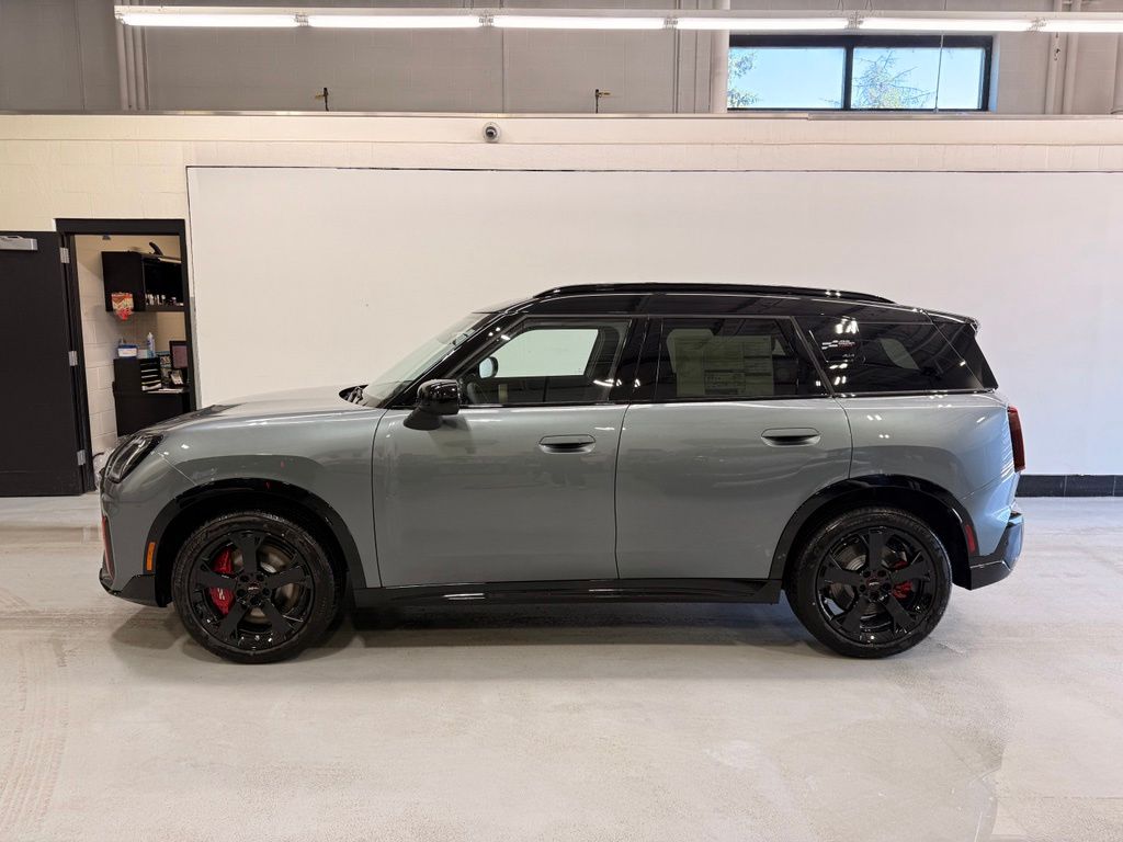 Thumbnail: 2027 MINI Cooper Countryman - 2