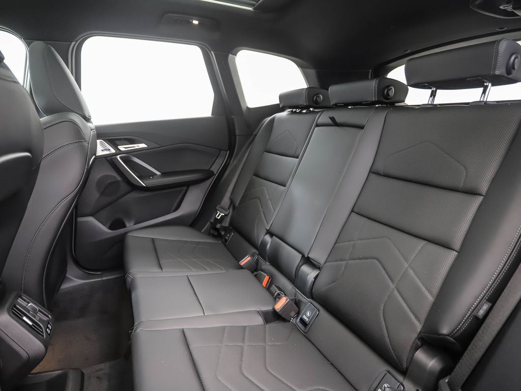 2025 BMW X1 M35i 23