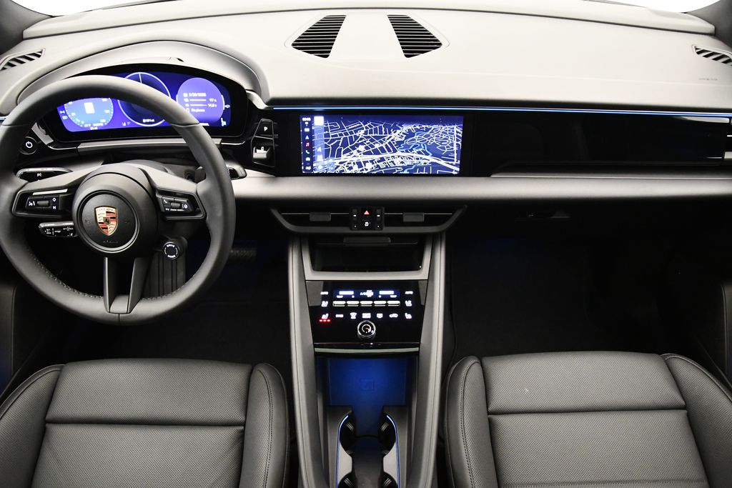 Thumbnail: 2025 Porsche Macan - 22