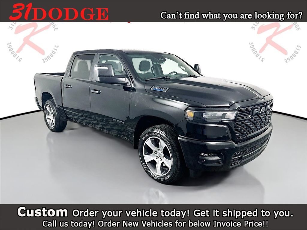 2025 RAM 1500 Express Crew Cab 4WD