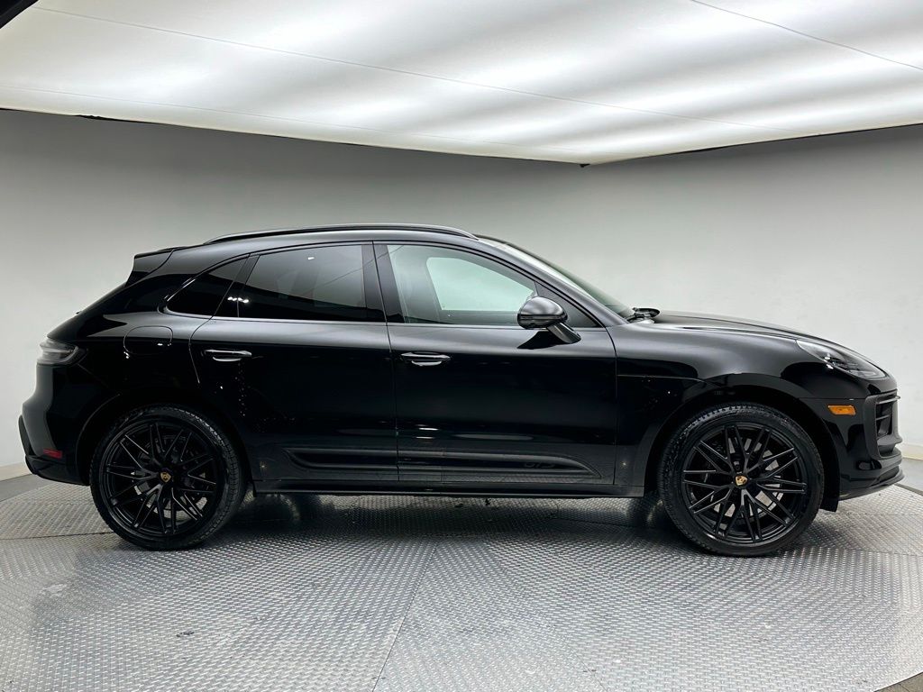 Thumbnail: 2024 Porsche Macan - 4