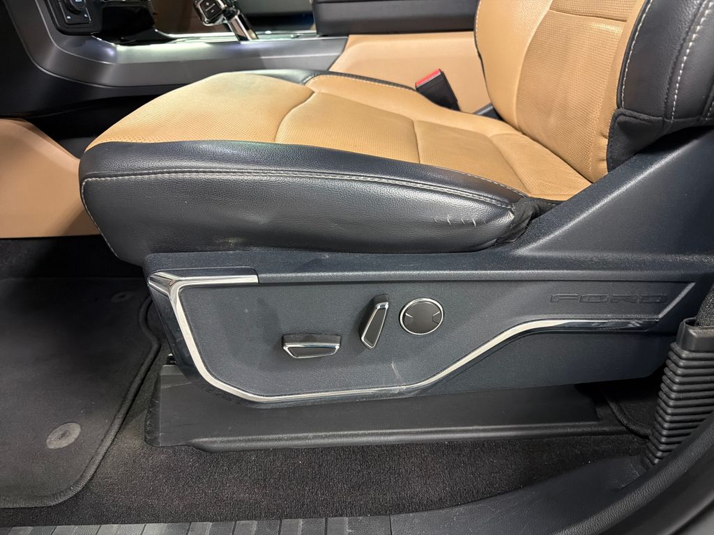 2021 Oxford White Ford F-150 Lariat 4X4 Truck