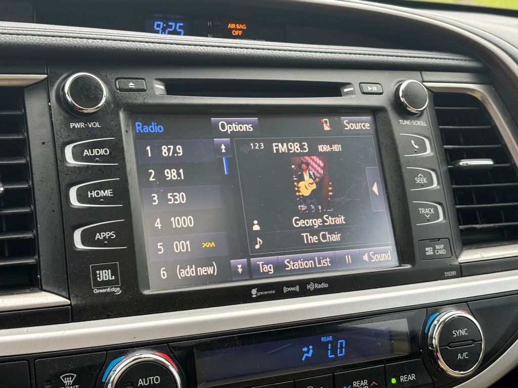 2019 Toyota Highlander Hybrid Limited photo