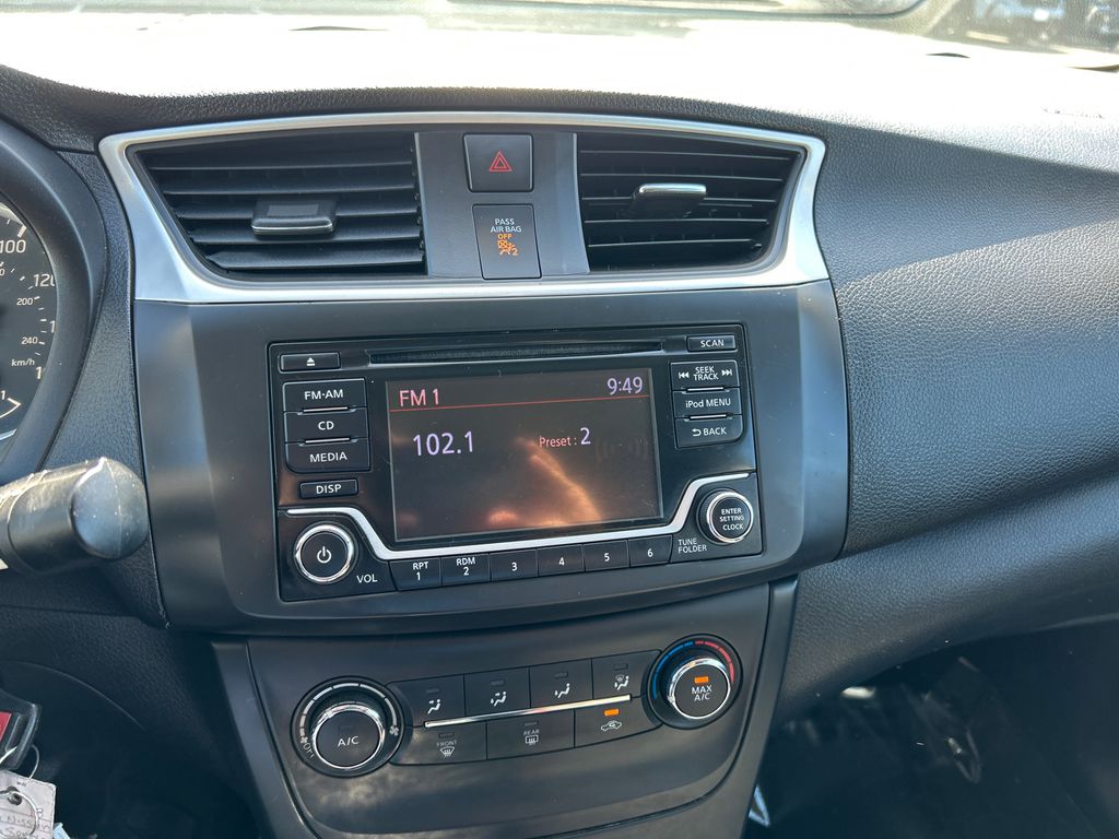 2018 Nissan Sentra S 17
