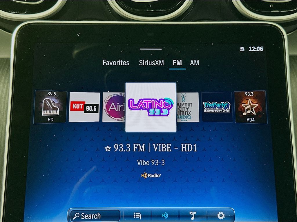 Thumbnail: 2025 Mercedes-Benz GLC - 14