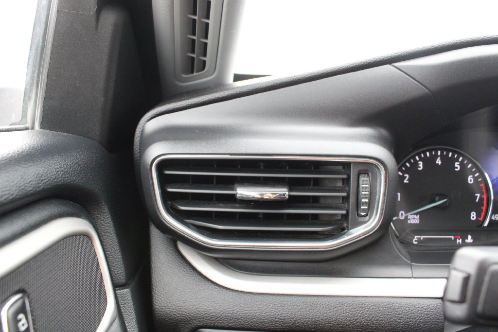 Used 2023 Gray Ford XLT image 8