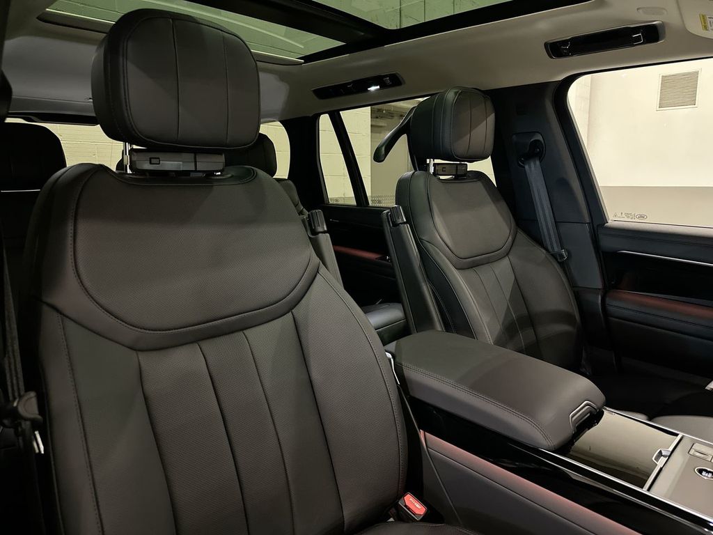 Thumbnail: 2026 Land Rover Range Rover - 6