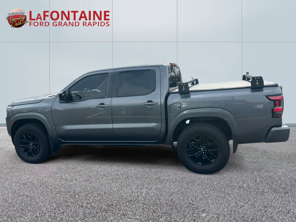 View vehicle photo 4