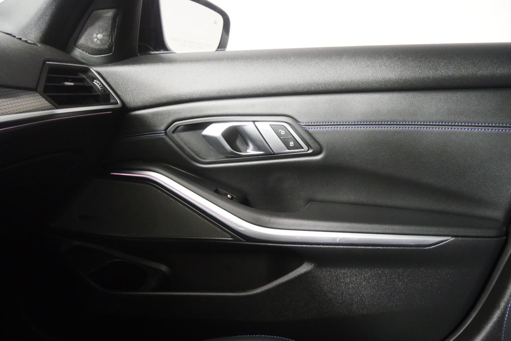 Thumbnail: 2023 BMW 3 Series - 29