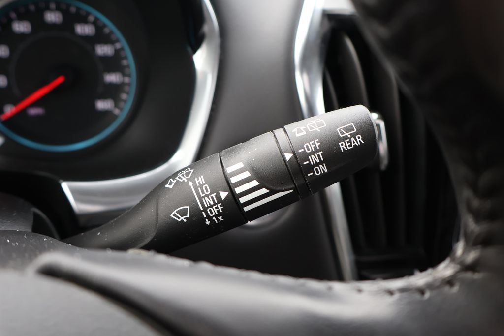 Thumbnail: 2021 Chevrolet Traverse - 20