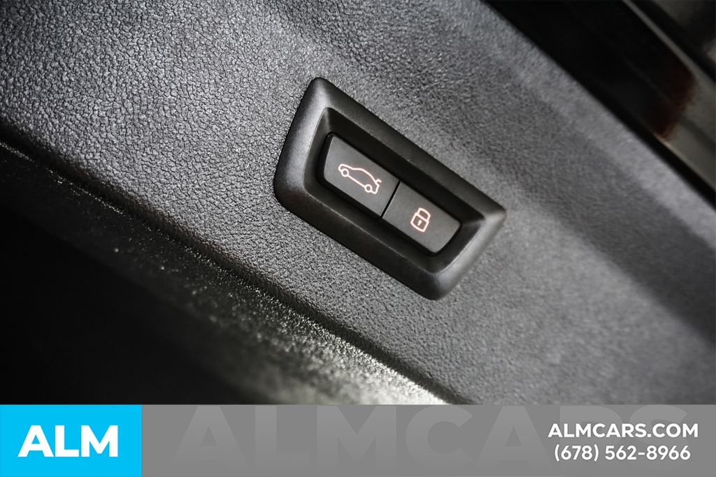 Used 2025 Black BMW xDrive30i image 22