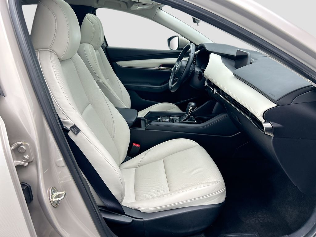 Thumbnail: 2022 Mazda Mazda3 - 19