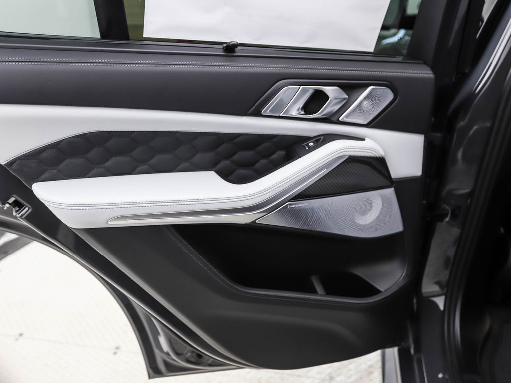 Thumbnail: 2026 BMW X5 - 18