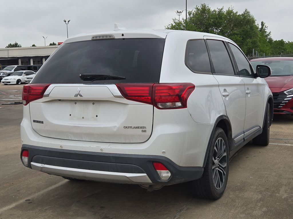2017 Mitsubishi Outlander SE White at Texan Dodge Chrysler Jeep Ram