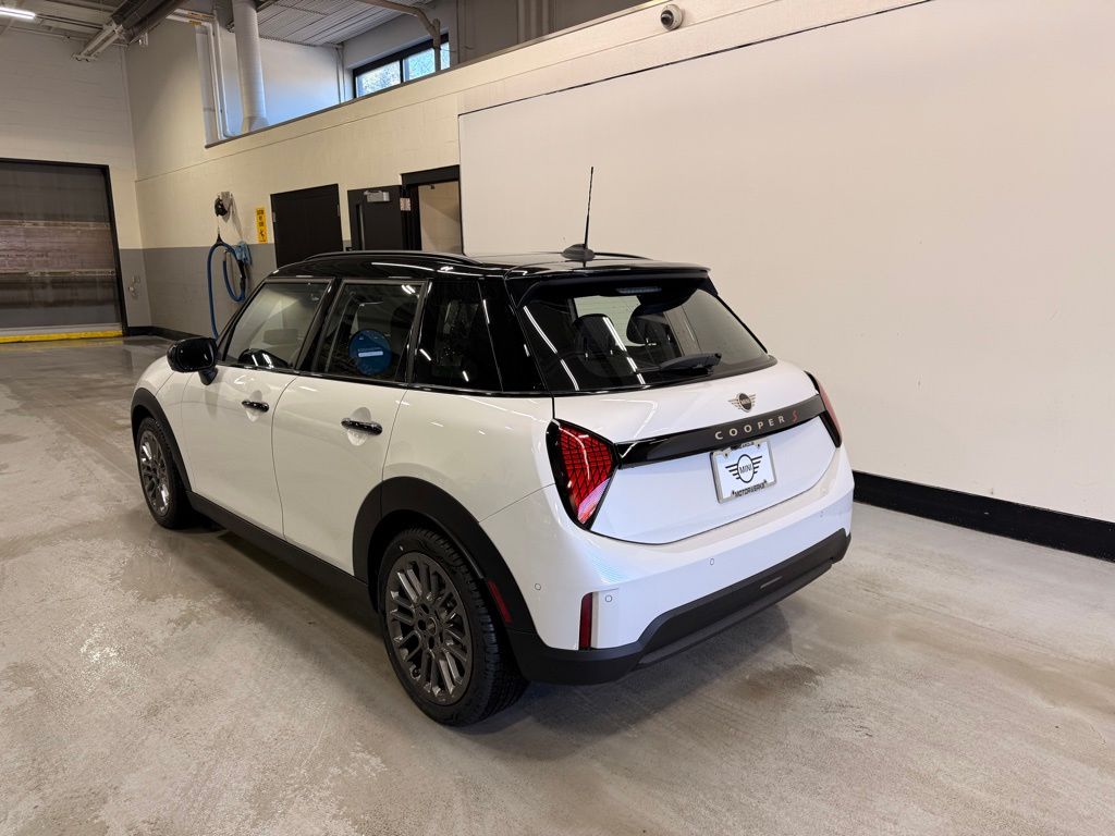 Thumbnail: 2026 MINI Cooper - 3