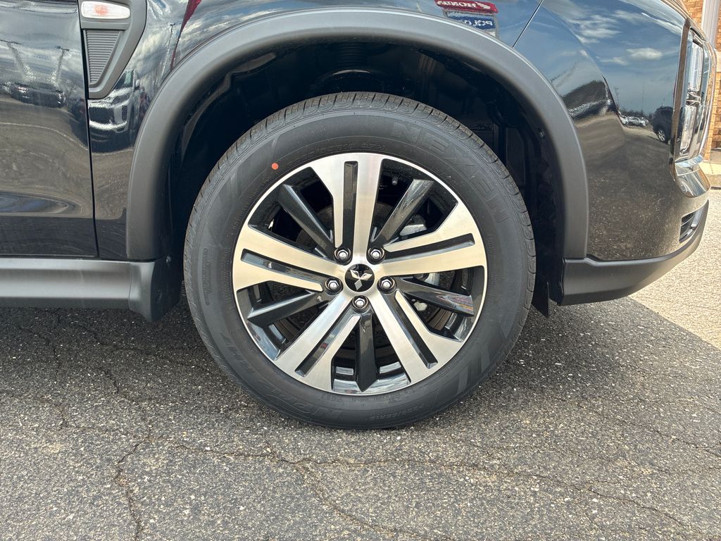 2026 Mitsubishi Outlander Sport 2.0 ES Black at Auto Express Mitsubishi