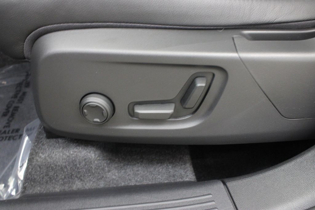 new 2026 Volvo XC40 car