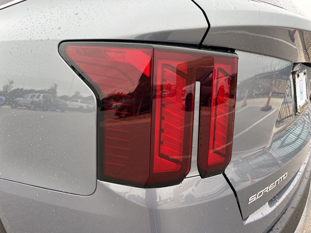 Thumbnail: 2024 Kia Sorento - 7