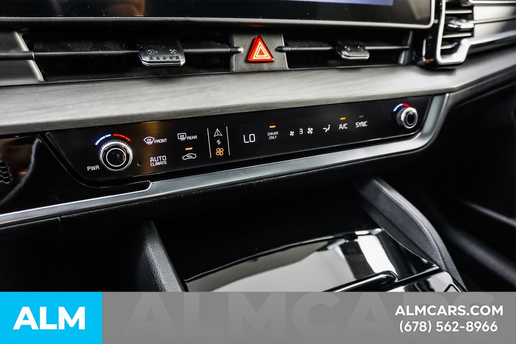 Used 2025 Black Kia X-Line image 41
