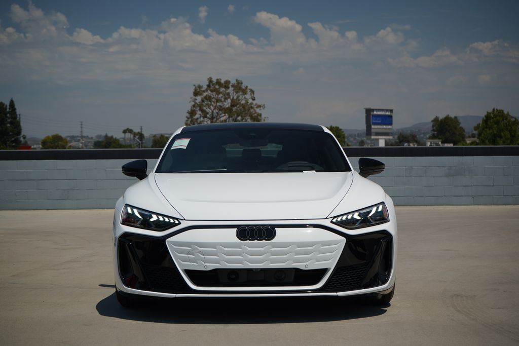Thumbnail: 2026 Audi e-tron GT - 2