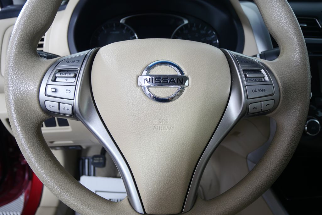 Thumbnail: 2014 Nissan Altima - 21